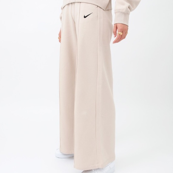 Nike Pants Jumpsuits Nike Sportswear Trend Essential Fleece Pants Poshmark Nike Pants Jumpsuits Nike Sportswear Trend Essential Fleece Pants Poshmark